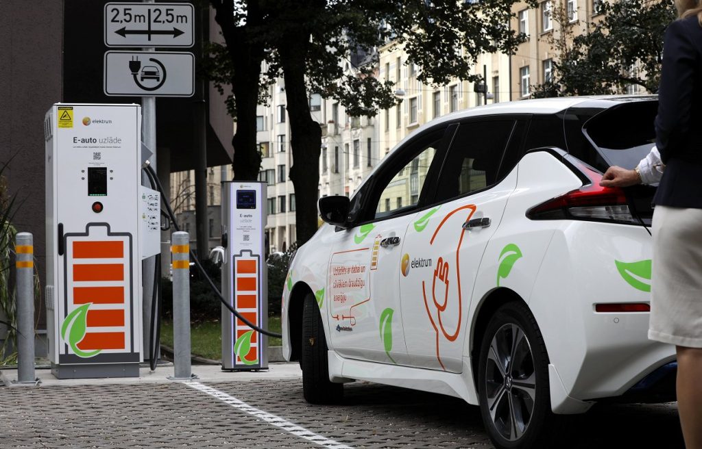 Latvenergo will create a network for charging electric cars in the Baltic states with 230 outlets / articles