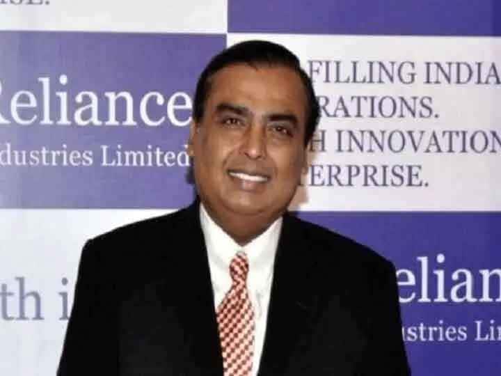 Rookie Mukesh Ambani on Blockchain Cryptocurrency Technology Says It's Vital for a Fair Society