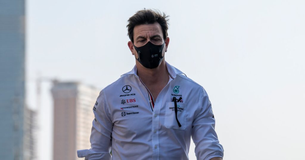 Wolff had already given up to join pole Verstappen: 'He was in control'