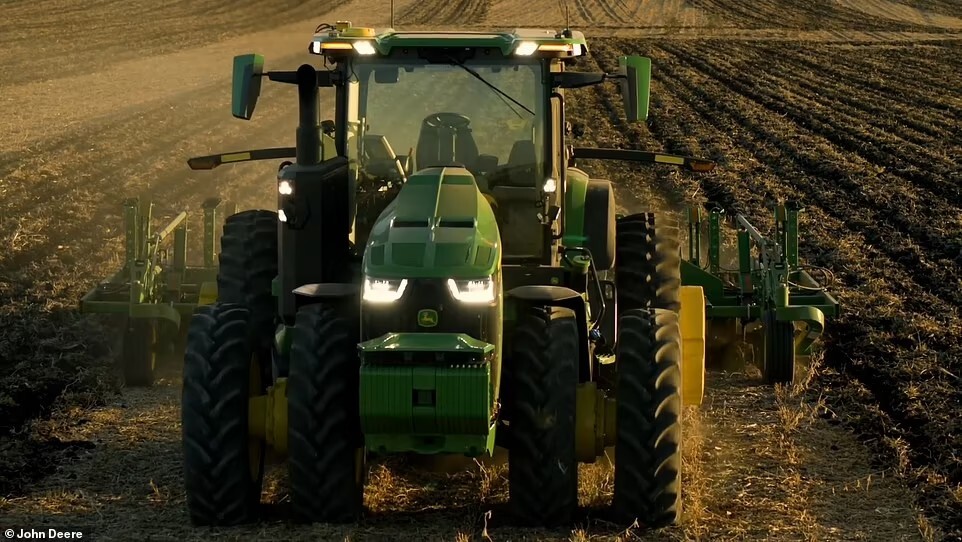 Drone John Deere tractor - photos and videos appeared on the network