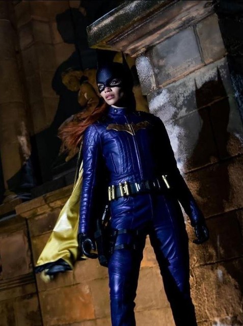 Leslie Grace as Batgirl on the set. 