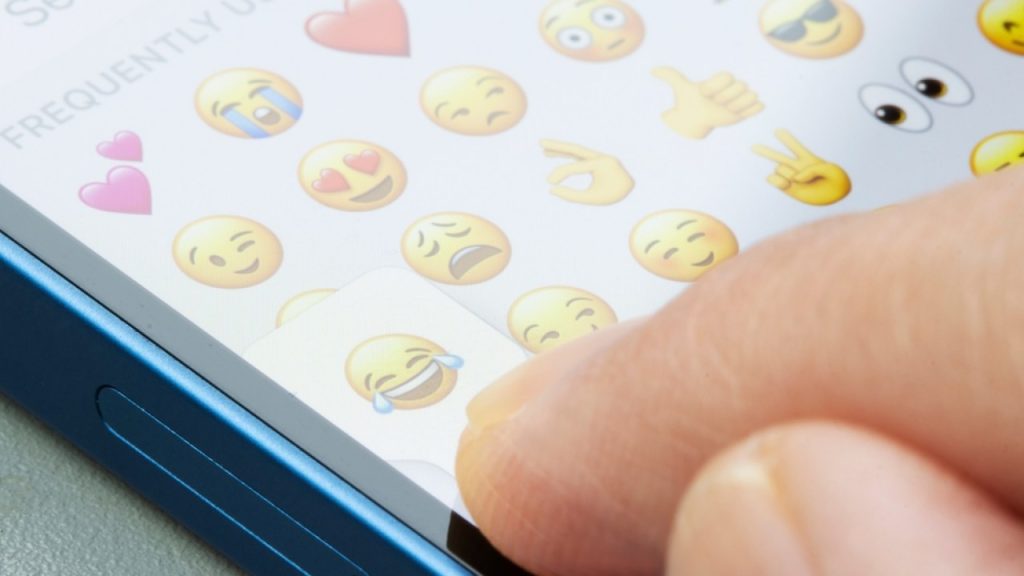 Pregnant Man Discussion Topic About Latest iPhone Emoji – “Don’t Like It, Don’t Use It” - News - Life
