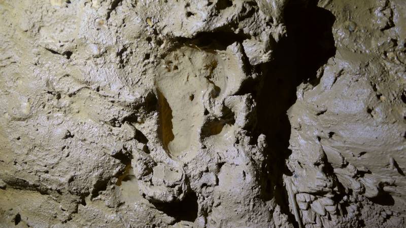 Bronze Age cave discovered with footprints in France