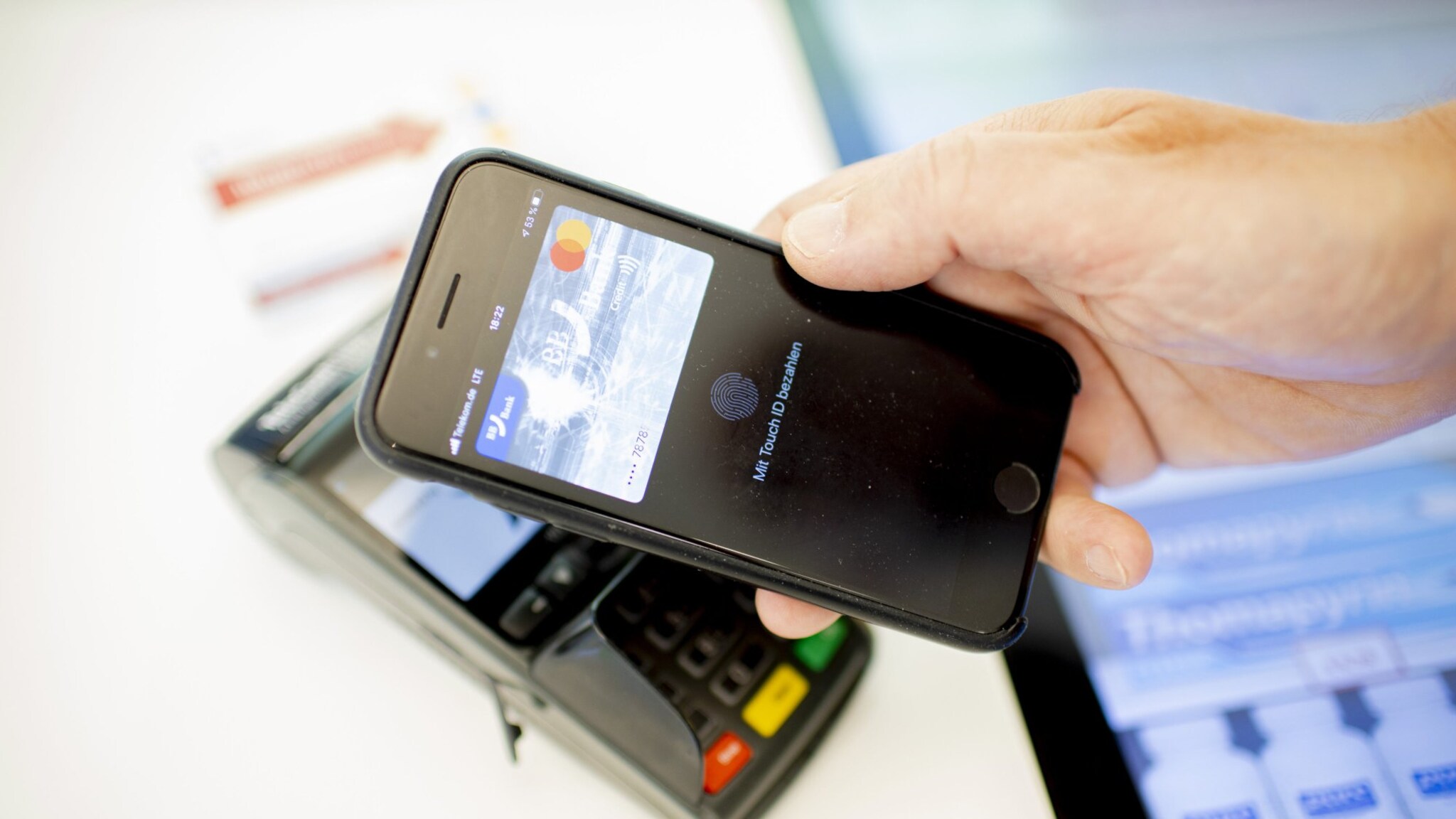 Google and Apple close the "wrap" of digital payments for Russians