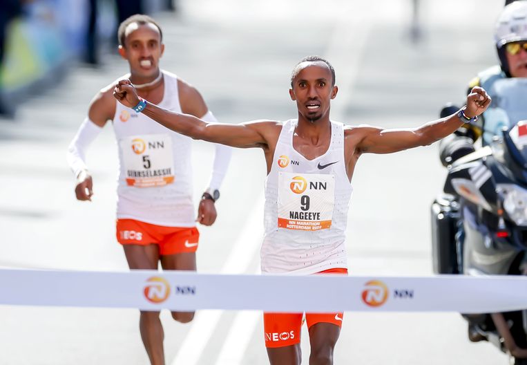 Abdi Naki ging door naar de laatste race voor Joel Kepselasi uit Ethiopië.  Afbeelding ANP / ANP