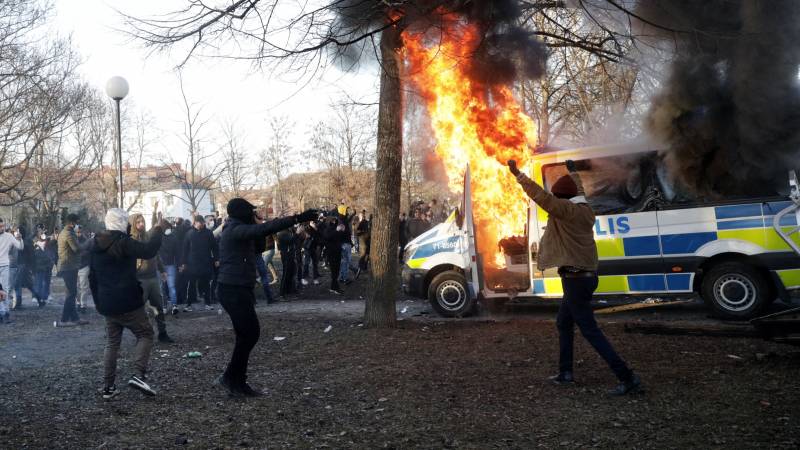 Injured in Swedish riots while visiting far-right politician