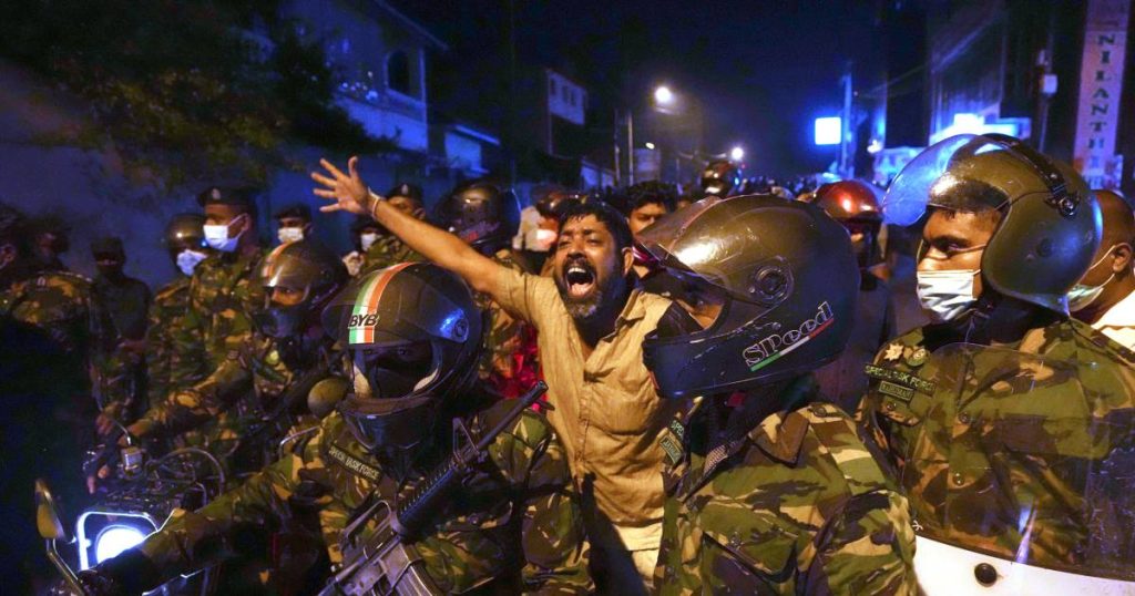 State of emergency in Sri Lanka after violent protests over high inflation |  Abroad