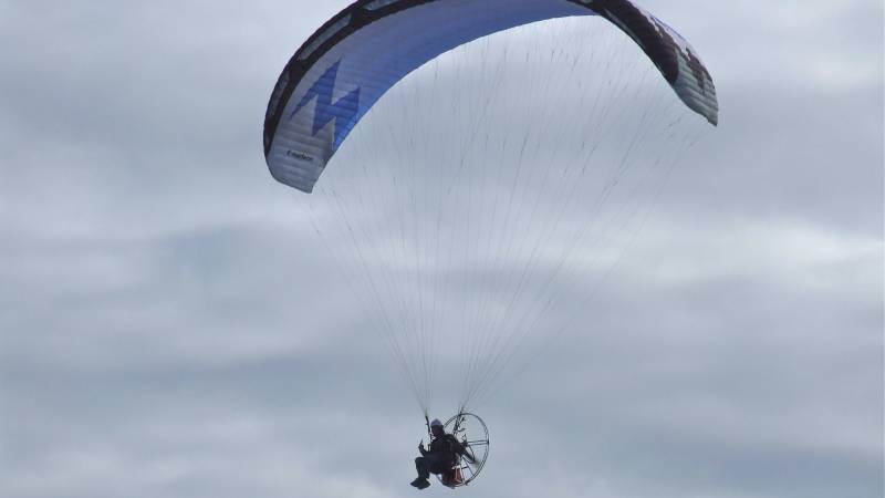 Turks parachute into Greece, possible flight attempt