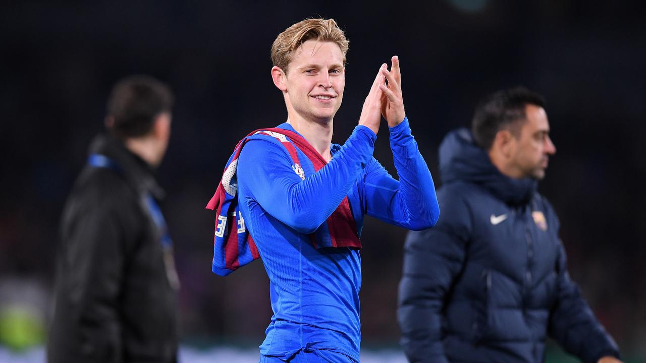 Frenkie de Jong came to Barcelona.  Luke de Jong was in the starting lineup and was substituted over an hour later, Memphis Depay remained on the bench.
