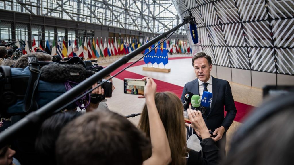 EU continues controversy over oil boycott, Rutte confirms Dutch interests |  Currently