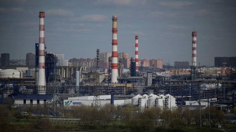 EU remains divided over energy boycott Russia • Evacuation of Azovstal plant making little progress