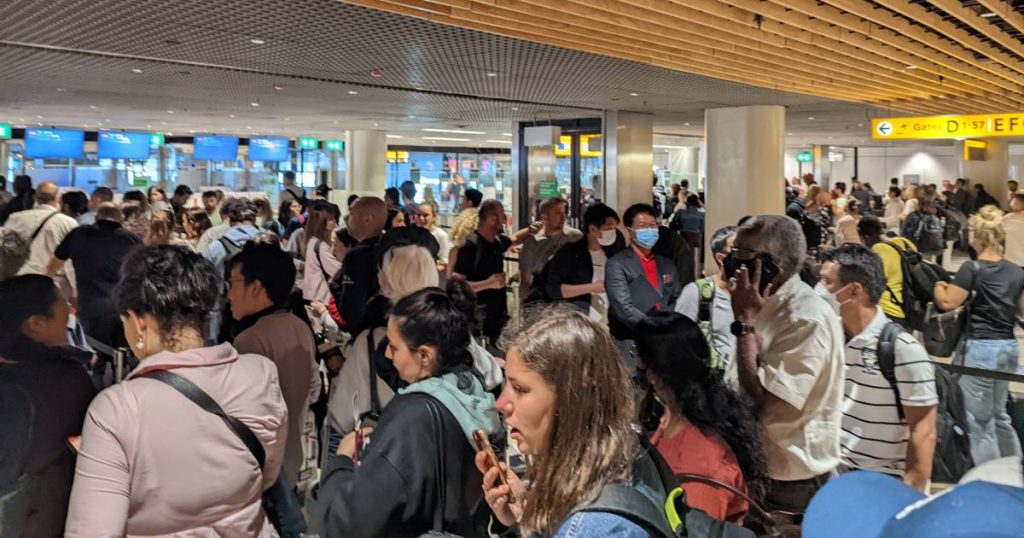 Busy early in Schiphol on the first day of Pentecost |  the interior