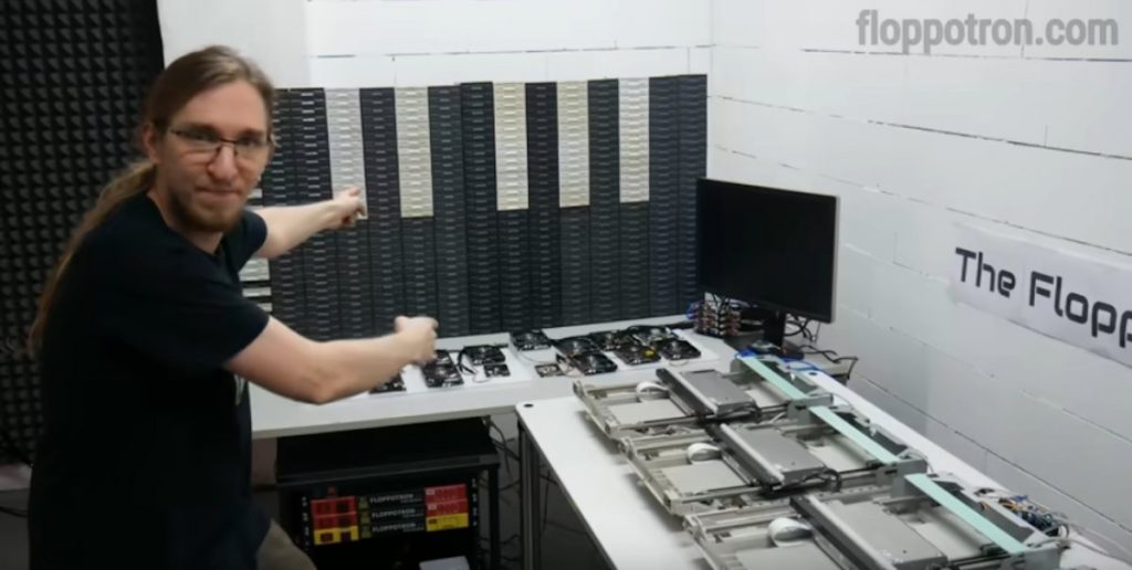 Flopotron 3.0: The member mill of floppy drive plays with 512 floppy drives