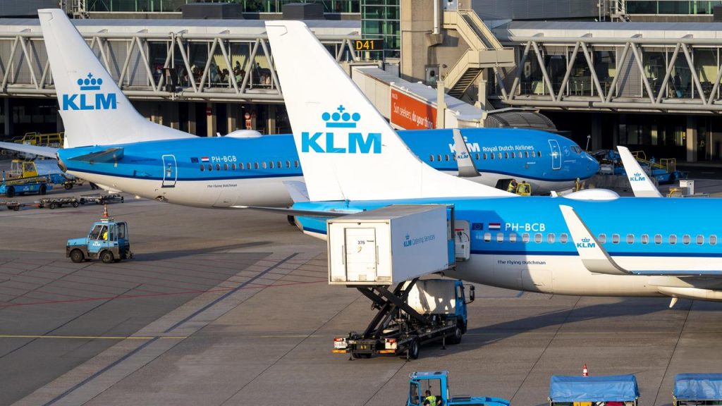 KLM Royal Dutch Airlines cancels a limited number of flights in the summer |  Currently