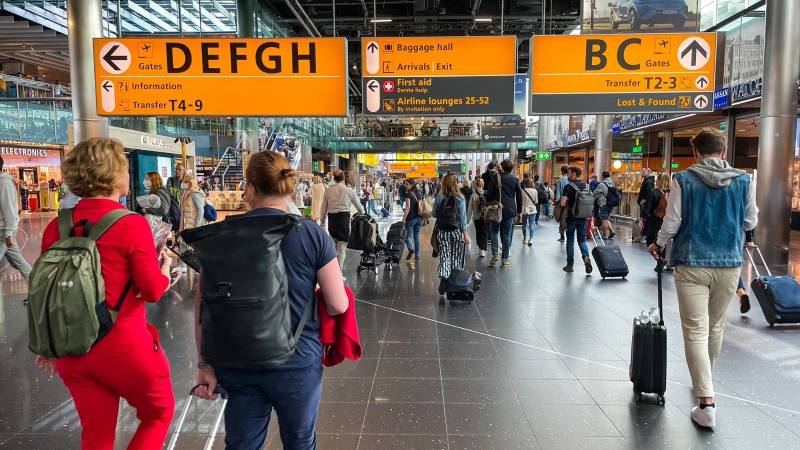 Schiphol employees will receive an additional €840 per month this summer