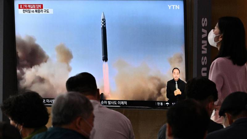 South Korea and the United States fire missiles in response to North Korea's missile launch