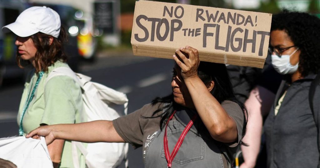The first British repatriation flight on a refugee boat to Rwanda does not leave |  Abroad