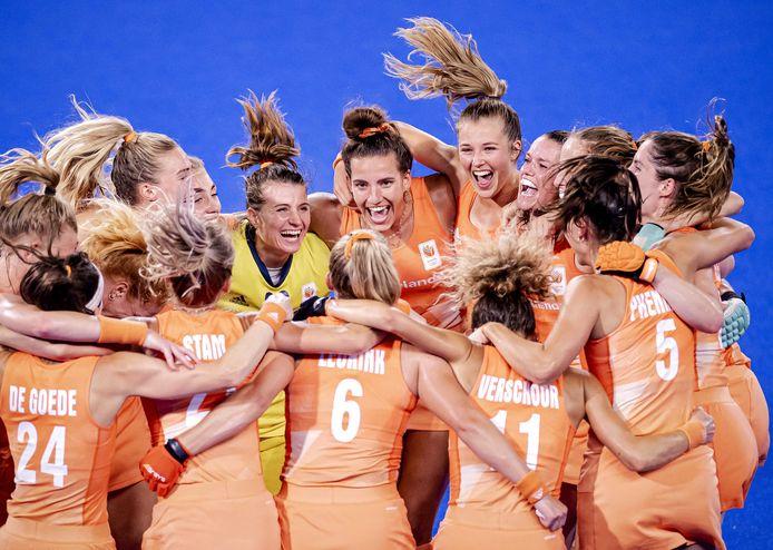 Dutch women hockey cheering after winning the final.