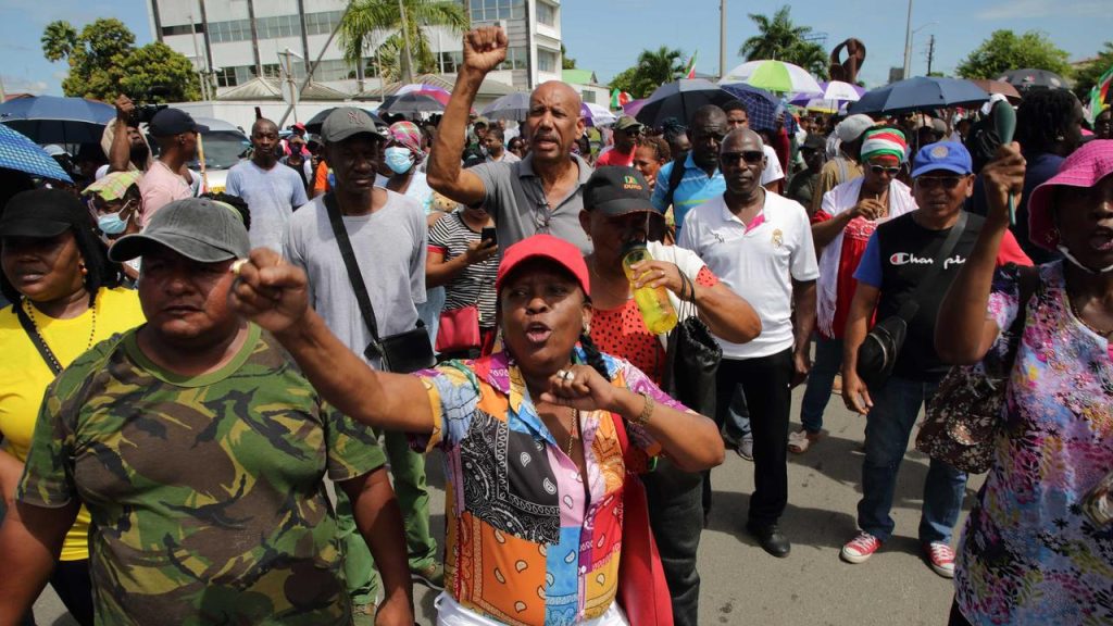 Demonstrations continue in Suriname against the government of Santogi this week |  Currently