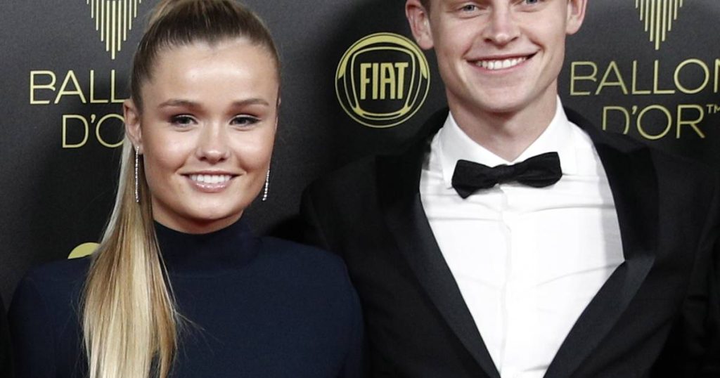 Frenkie de Jong suggests to childhood sweetheart Mickey: "I can't wait for the rest of our lives" Sports