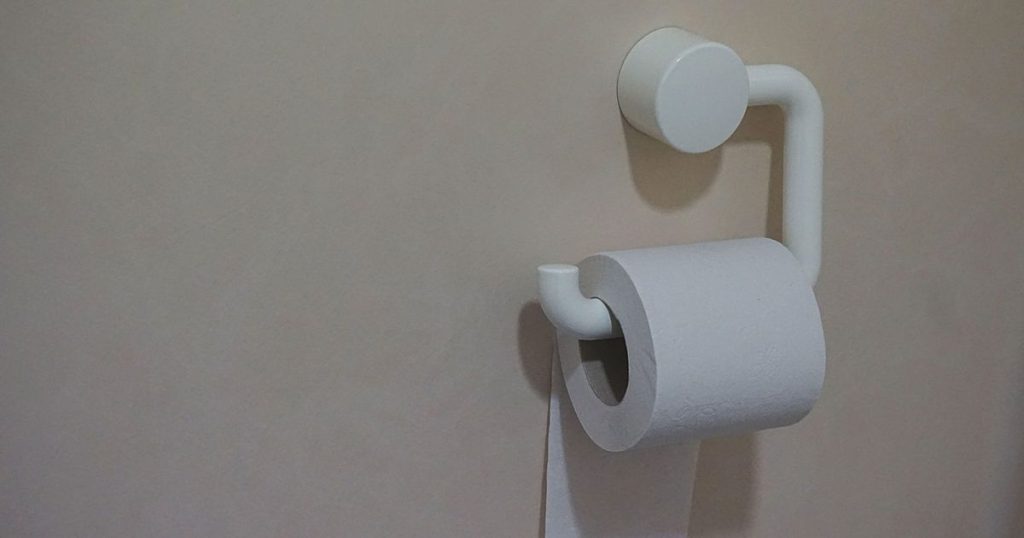 Man faces 'burning pain' after accidentally using wet wipes for toilet seats for days |  Abroad