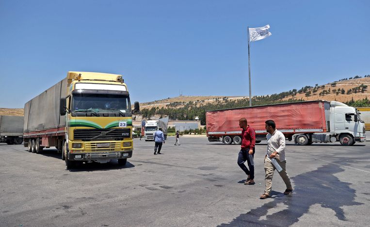 Millions of Syrians cut off from aid after border crossing closed