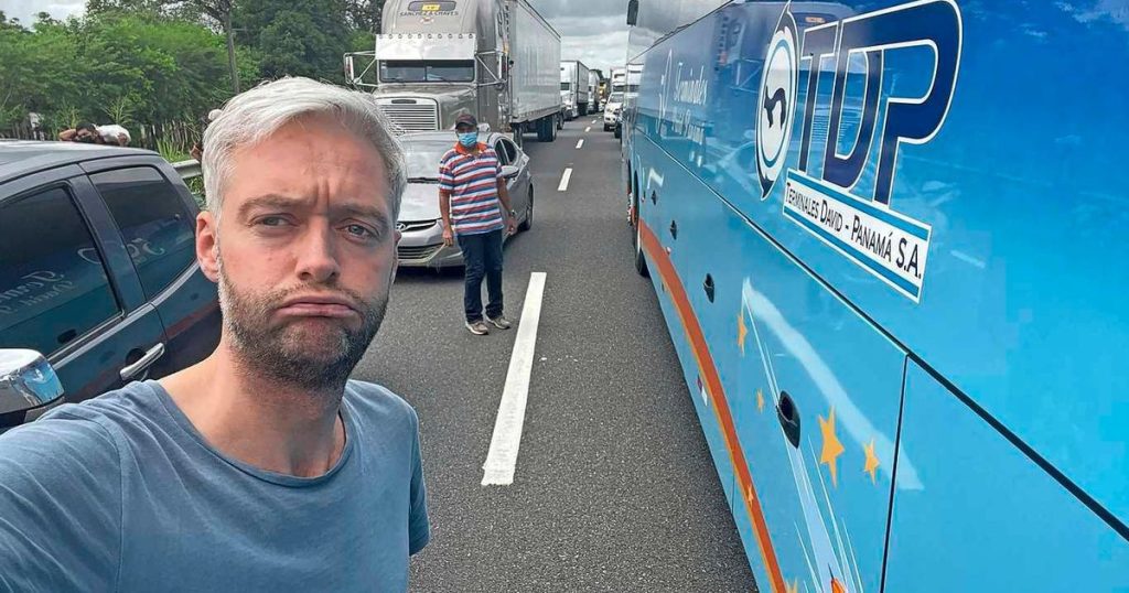 The Arnhem couple stood on the highway in Panama for 24 hours: 'We can't go anywhere' |  interior