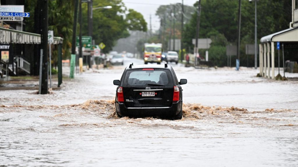 Thousands of Sydney residents forced to evacuate due to impending floods |  Currently