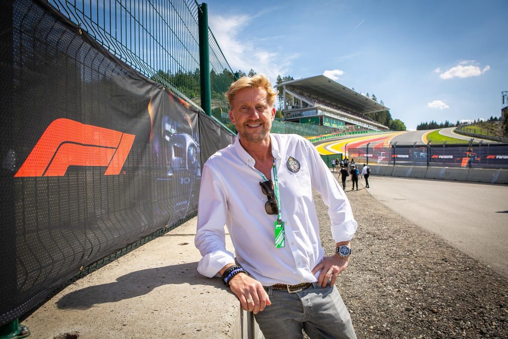 An Antwerp resident contributes to the fan experience at the weekends of Formula 1: “The Spa is the most beautiful circuit in the world, it must be great” (Antwerp)