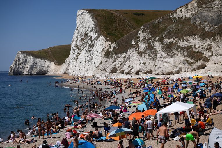 Beach-goers in England warned of falling rocks