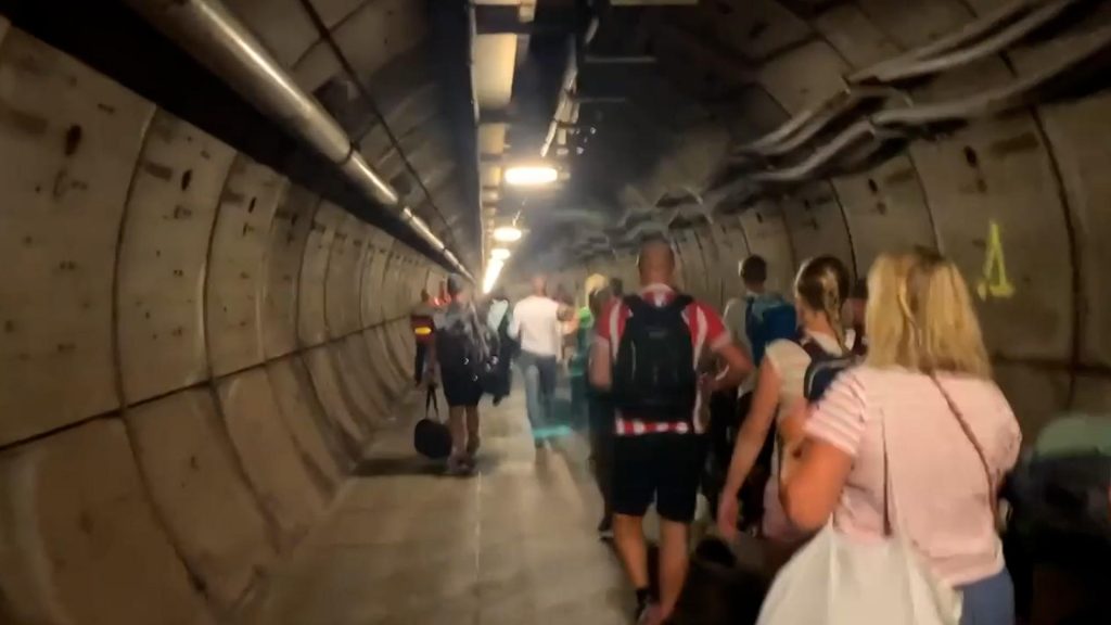 Dozens of travelers got stuck in the Eurotunnel for hours