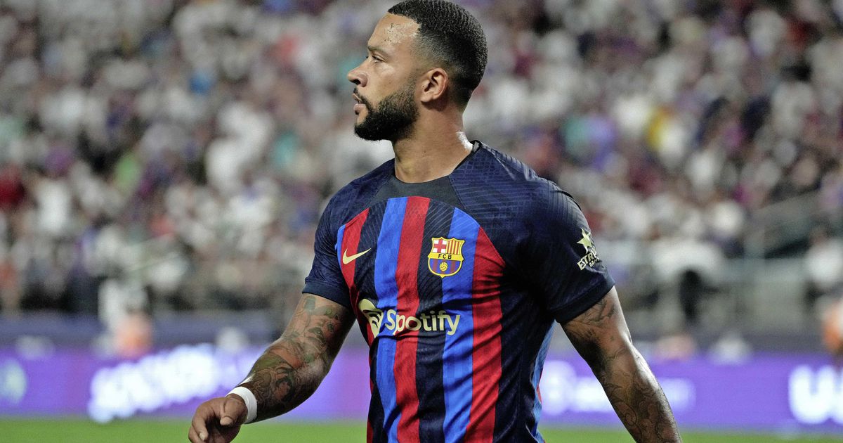 "Memphis Depay is on his way out of Barcelona" |  football