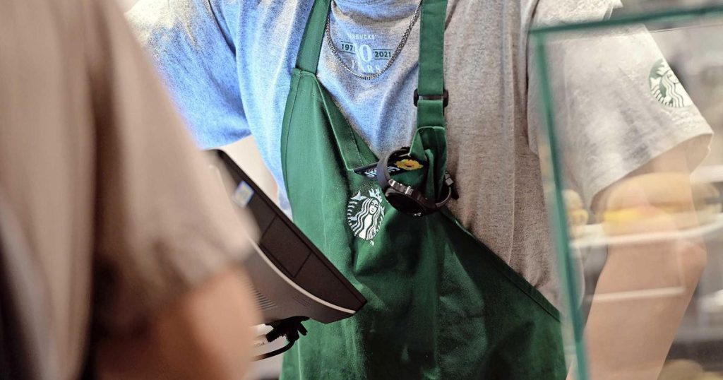 Starbucks employees quit after laying off an employee |  Abroad