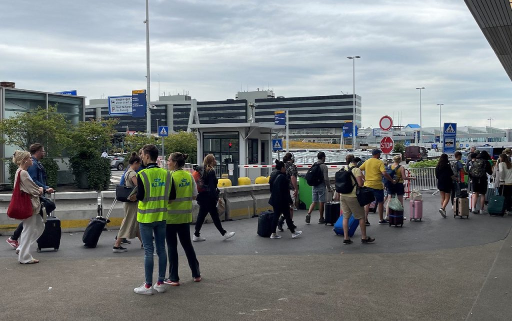 The long queues in Schiphol caused angry reactions