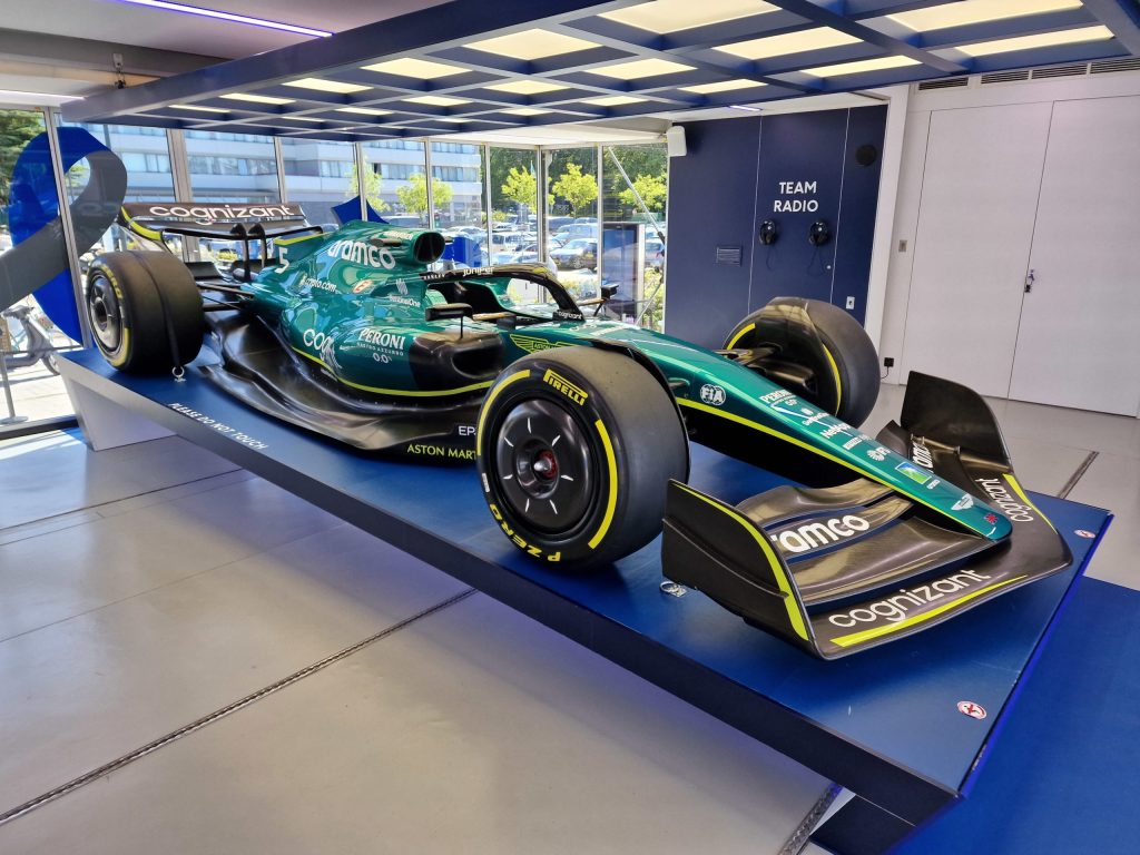 Imagine yourself in the Aston Martin F1 garage with Il Pitstop in the Holland Mall