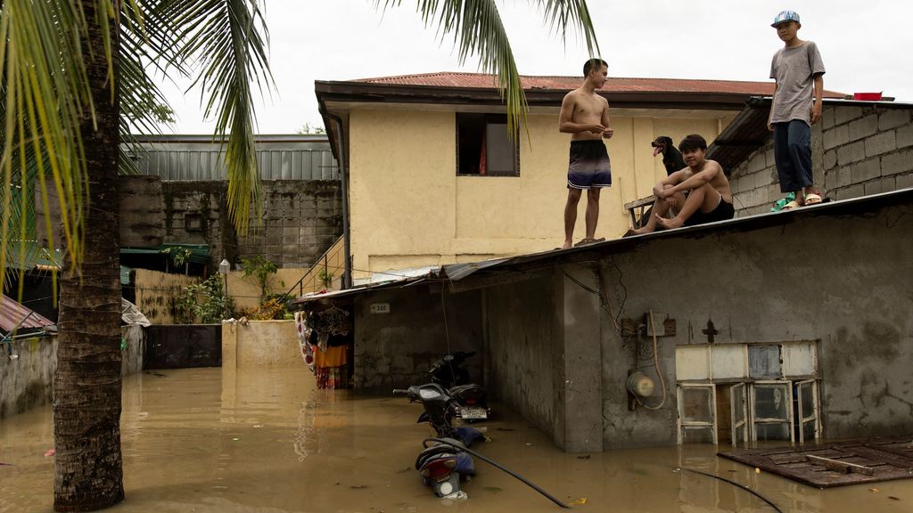 At least five killed in typhoon Noro in the Philippines