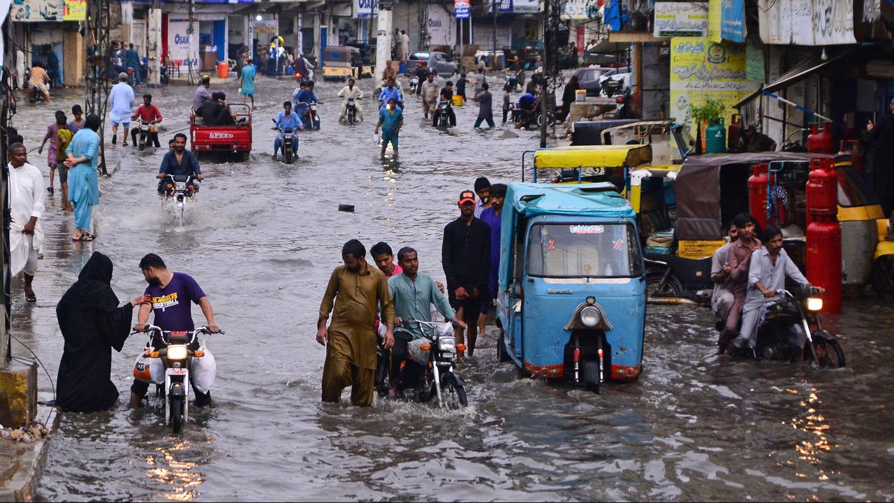 Due to monsoons (monsoons), floods are common.  However, the rainfall in recent months has been the heaviest in more than ten years.