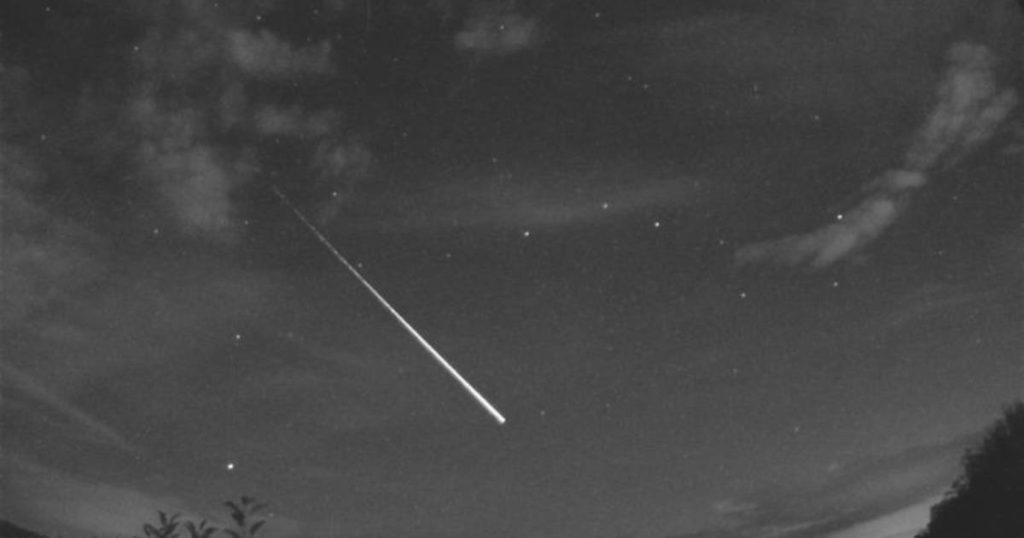 Large fireball spotted over UK: 'Maybe not a meteor but space junk' |  Science & Planet