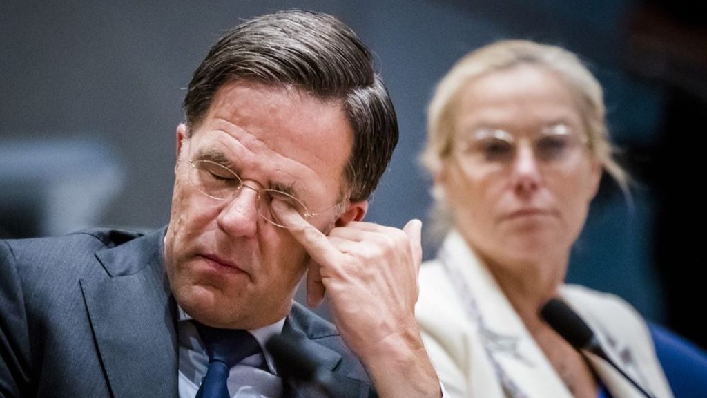 Unsatisfactory large for the Rutte IV cabinet: A 3.3