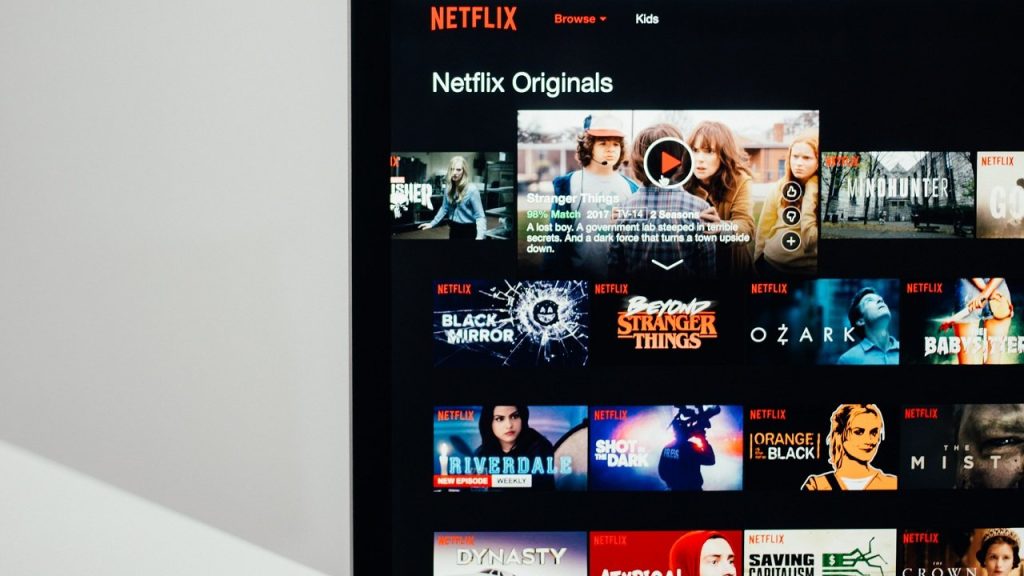 Netflix officially suggests a cheaper subscription with ads