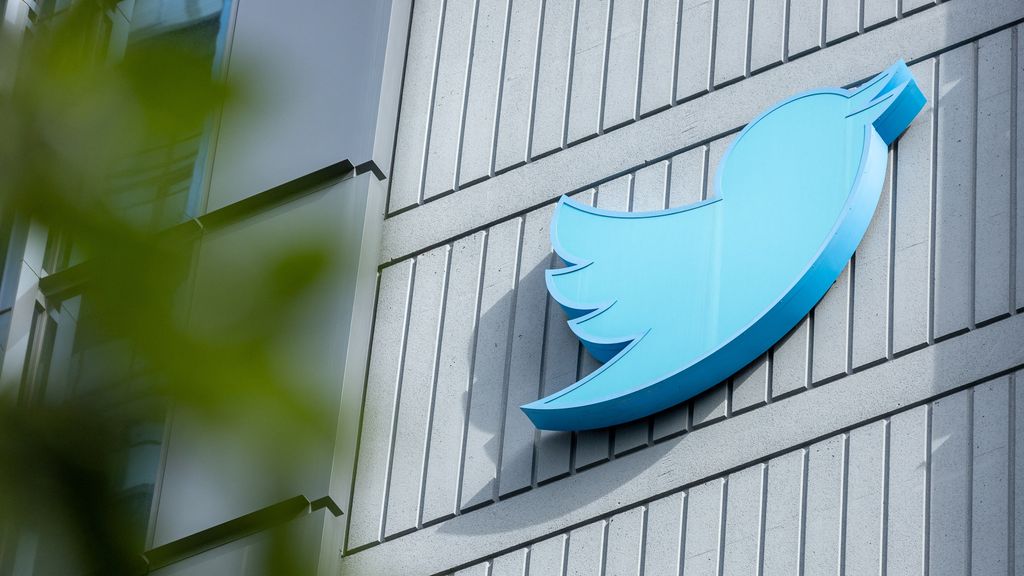 Twitter launches 'blue ticks' subscription service