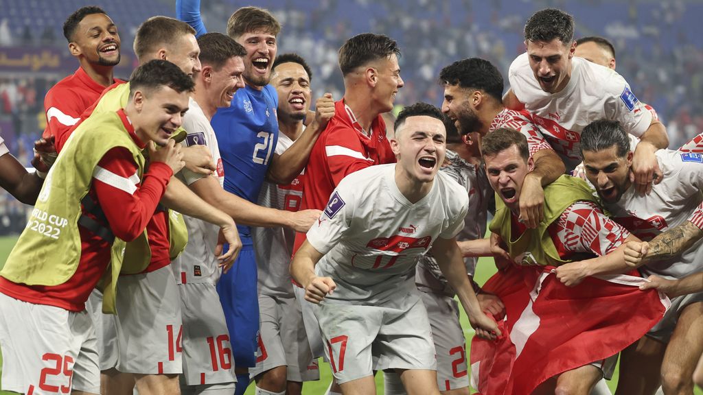 Switzerland qualified for the eighth finals after defeating Serbia in a beautiful and sometimes heated duel