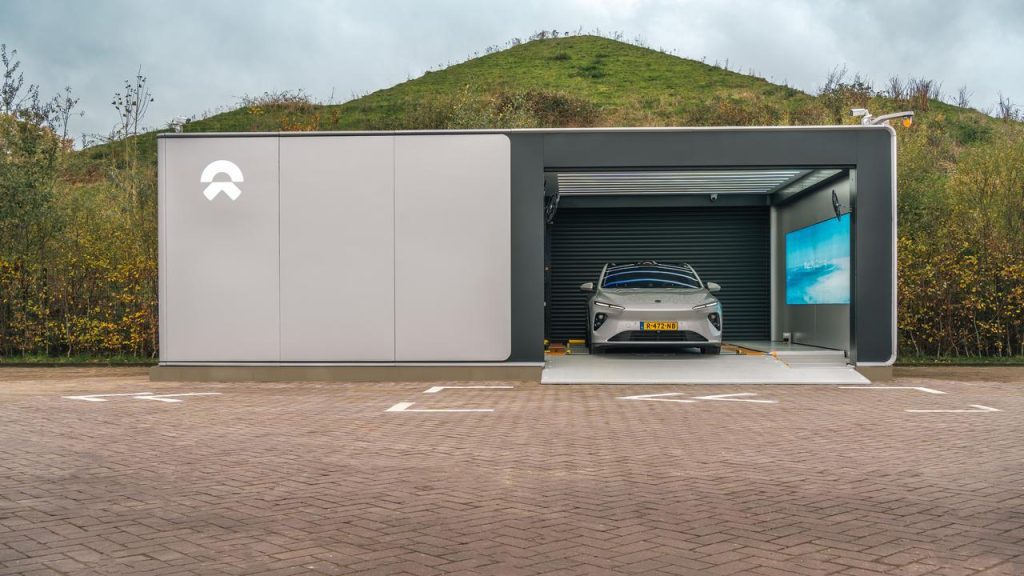 Never again at the charging station?  The first real Dutch battery exchange station |  in the track
