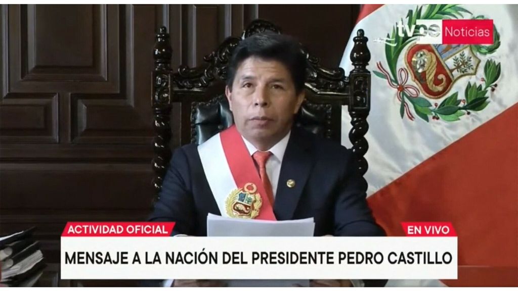 The President of Peru dissolves Parliament and blocks new impeachment measures