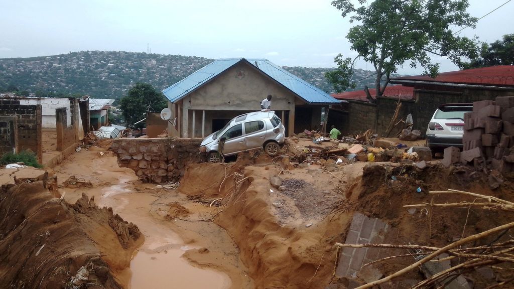 At least 120 dead after floods and landslides in Kinshasa