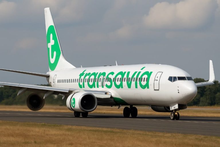 Transavia Boeing 737-800 Returns to Faro After Engine Issue, Lands Safely