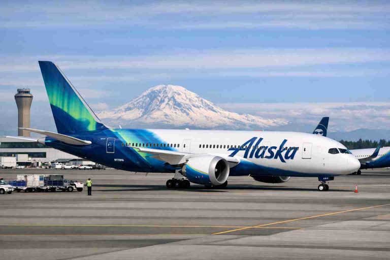 Alaska Airlines Repaints Former Hawaiian Dreamliners as It Expands Global Network Alaska Airlines Repaints Former Hawaiian Dreamliners as It Expands Global Network