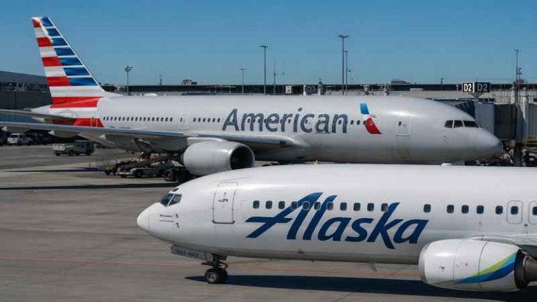 American Airlines Finds Middle Ground With Alaska After Merger Talks Fade