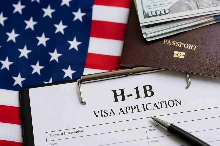 US Lawmakers Move to Pause H-1B Visa Program for Three Years US Lawmakers Move to Pause H-1B Visa Program for Three Years