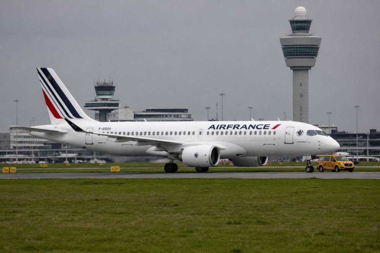 Air France Paris to Copenhagen Flight Makes Emergency Landing at Amsterdam Air France Paris to Copenhagen Flight Makes Emergency Landing at Amsterdam